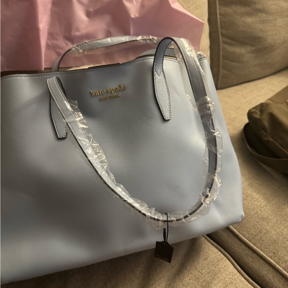 Kate Spade Tote - Picture 2 of 3